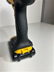 DEWALT DCD771 WITH BATTERY NO CHARGER